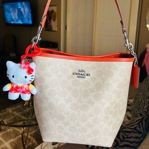Authentic Coach signature coated canvas bag🧡